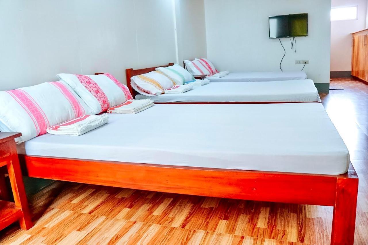 Airport View Hotel Виган Экстерьер фото